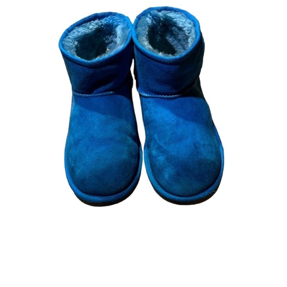 UGG Short Booties - Stunning & Radiant Color 💙🩵 - Picture 2 of 8